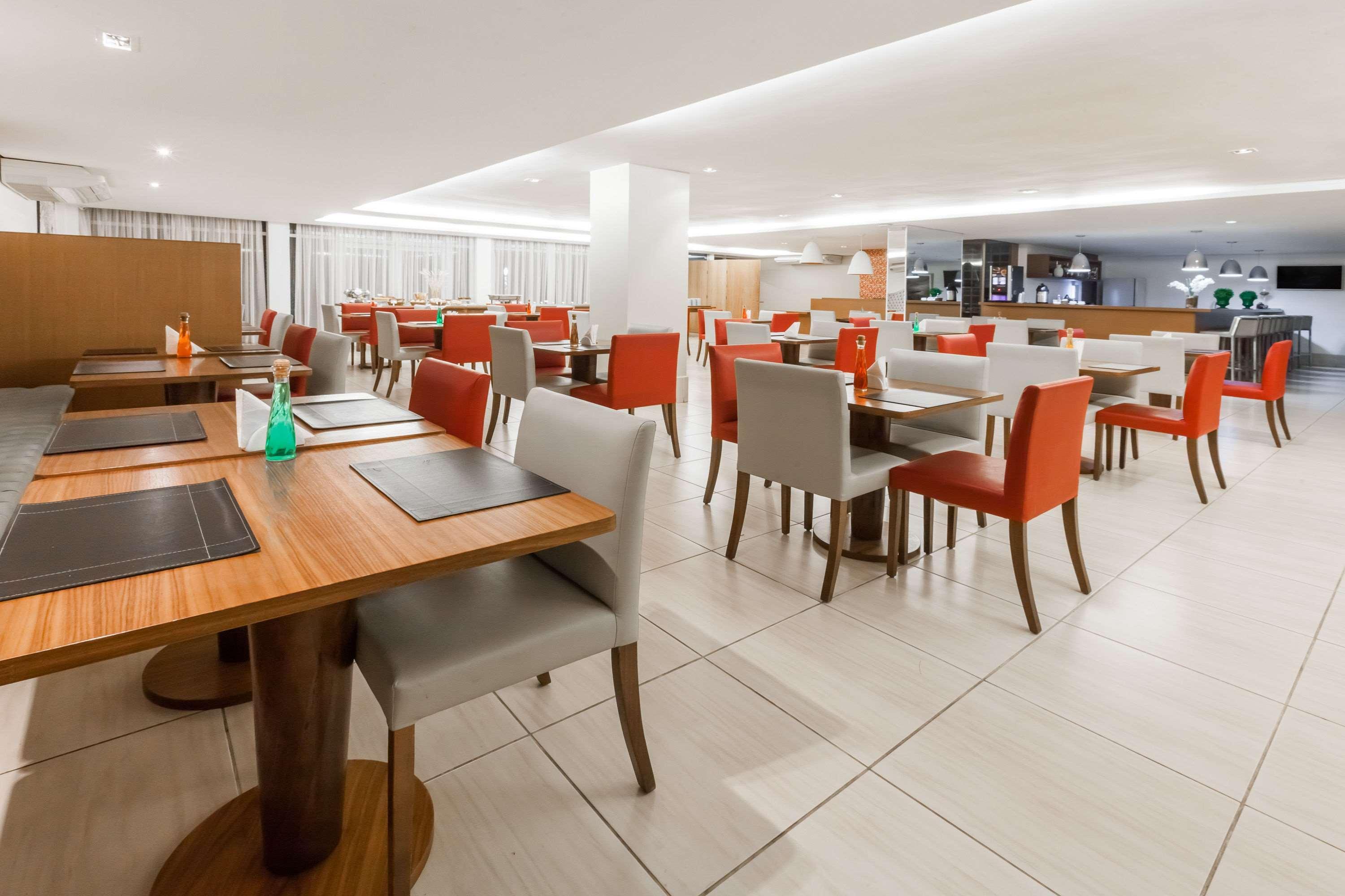 Ramada Hotel & Suites Campos Pelinca Campos dos Goytacazes Esterno foto